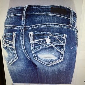 Daytrip Virgo mid rise universal fit bootcut. 28x32.